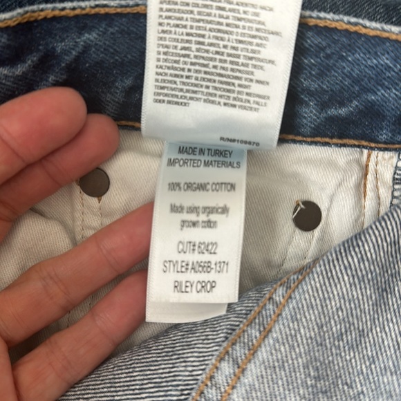 I don't know the style but they are cropped - Picture 3 of 4